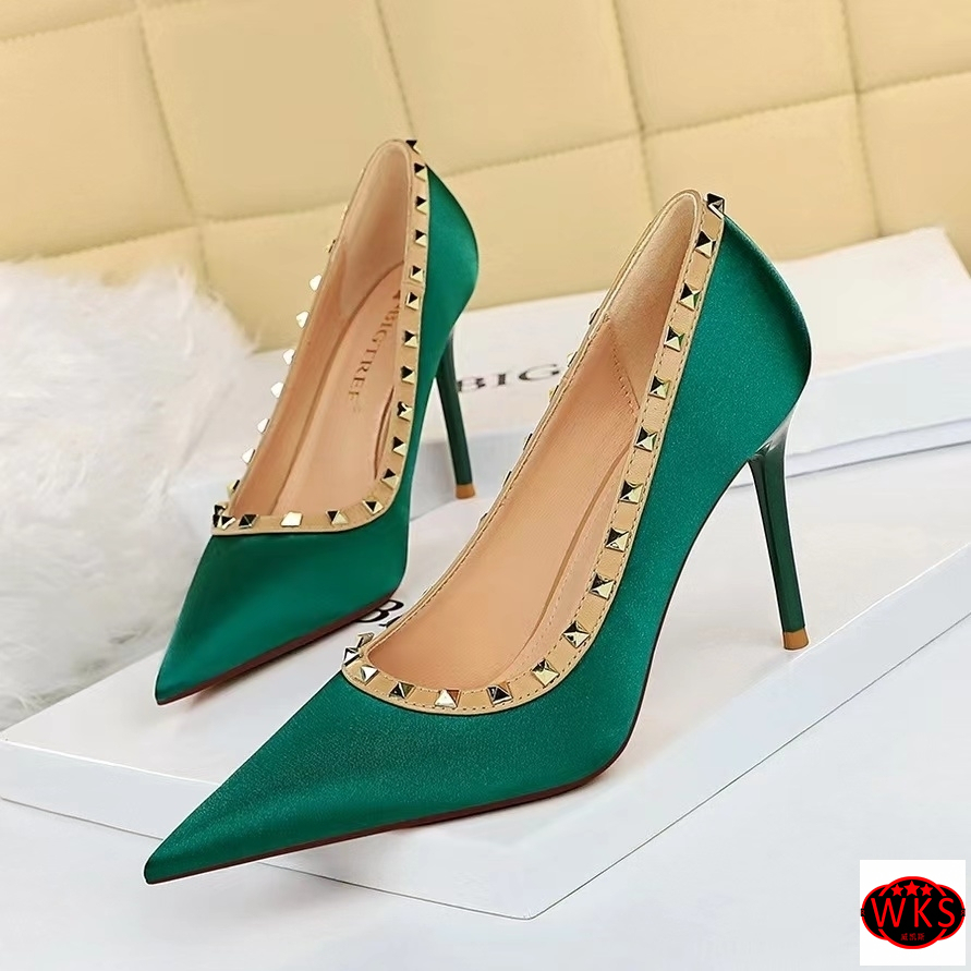 shallow mouth silk metal rivet pointed single shoes